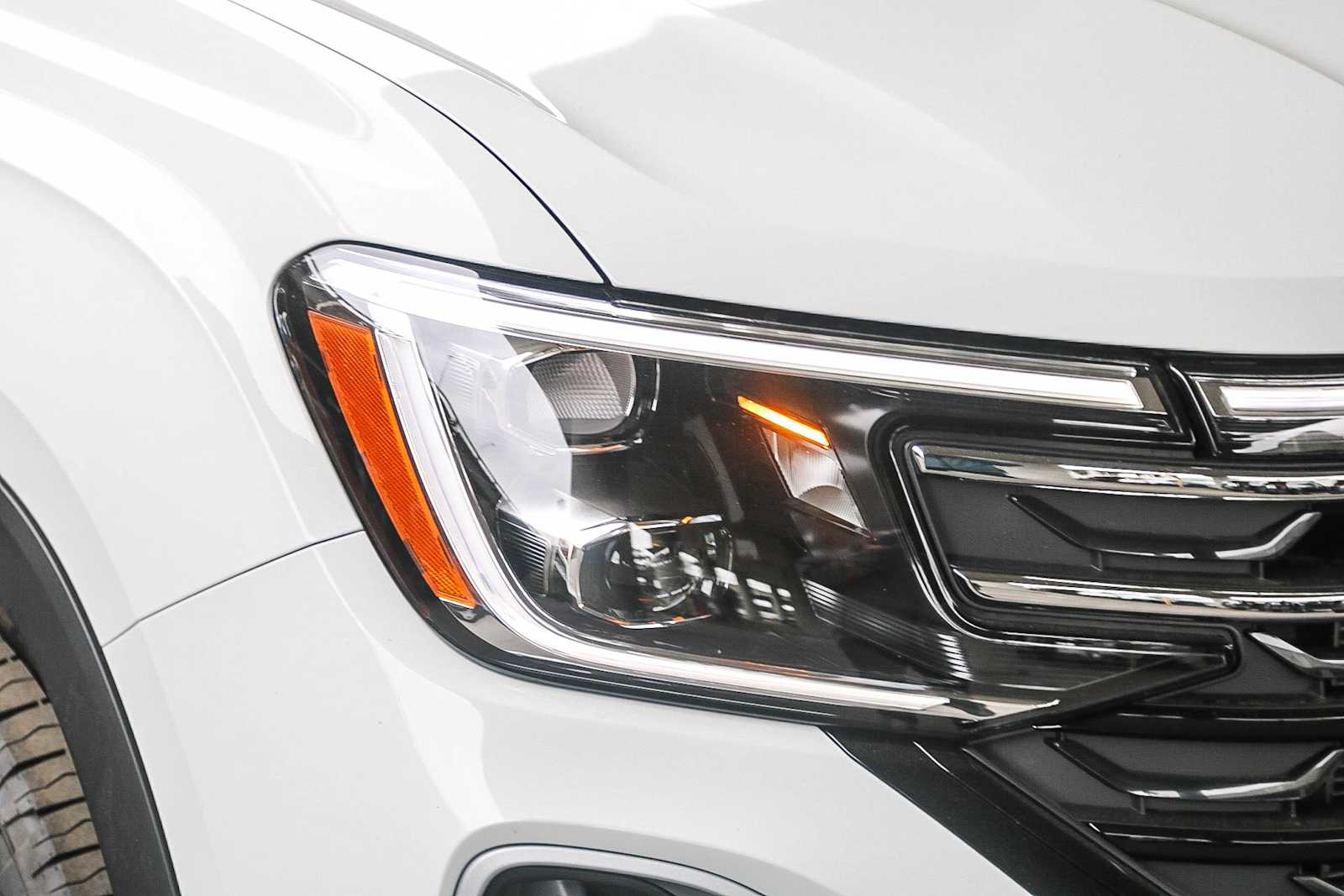 2025 Volkswagen Atlas Peak Edition SE photo 4