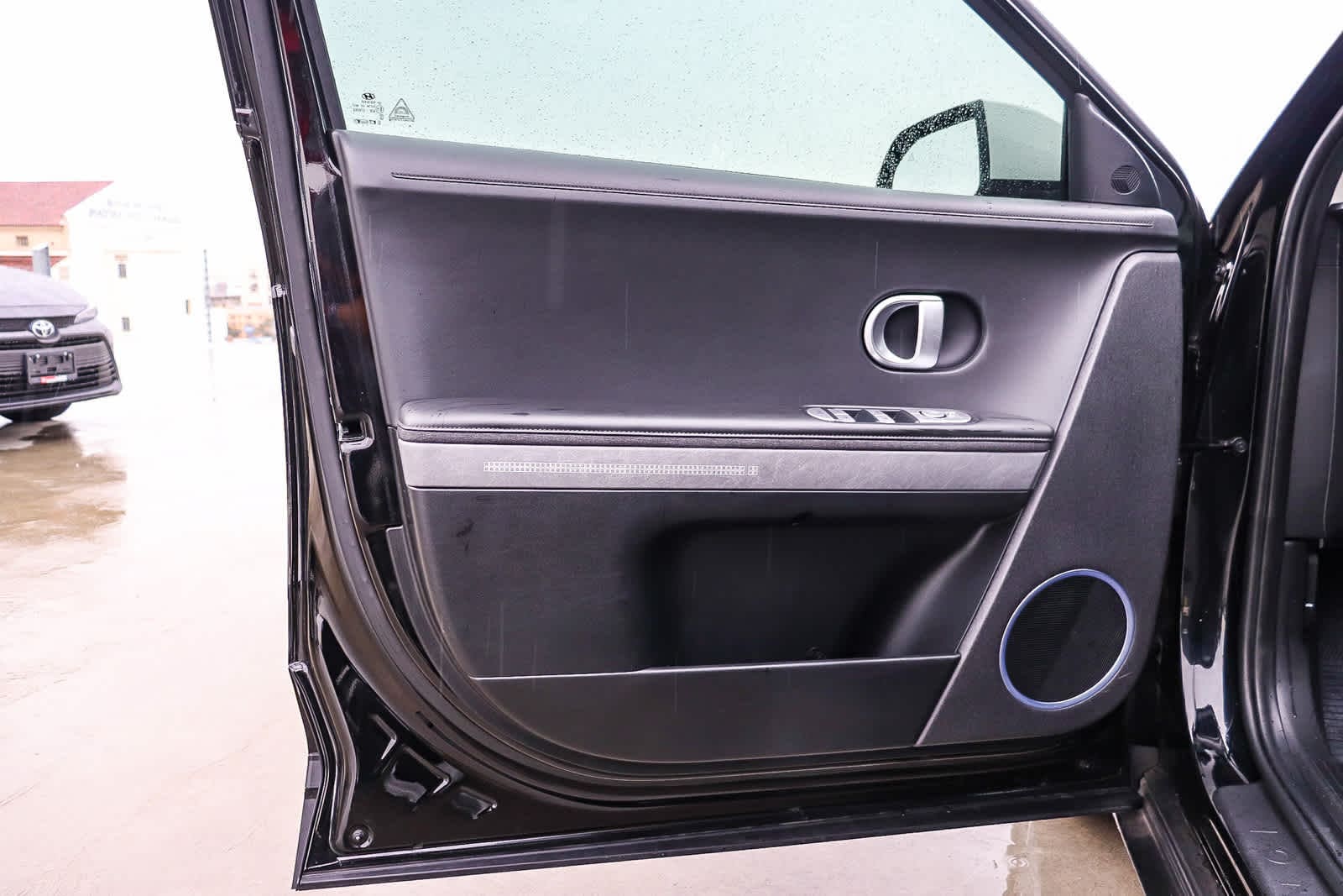 Thumbnail: 2022 Hyundai Ioniq 5 - 21