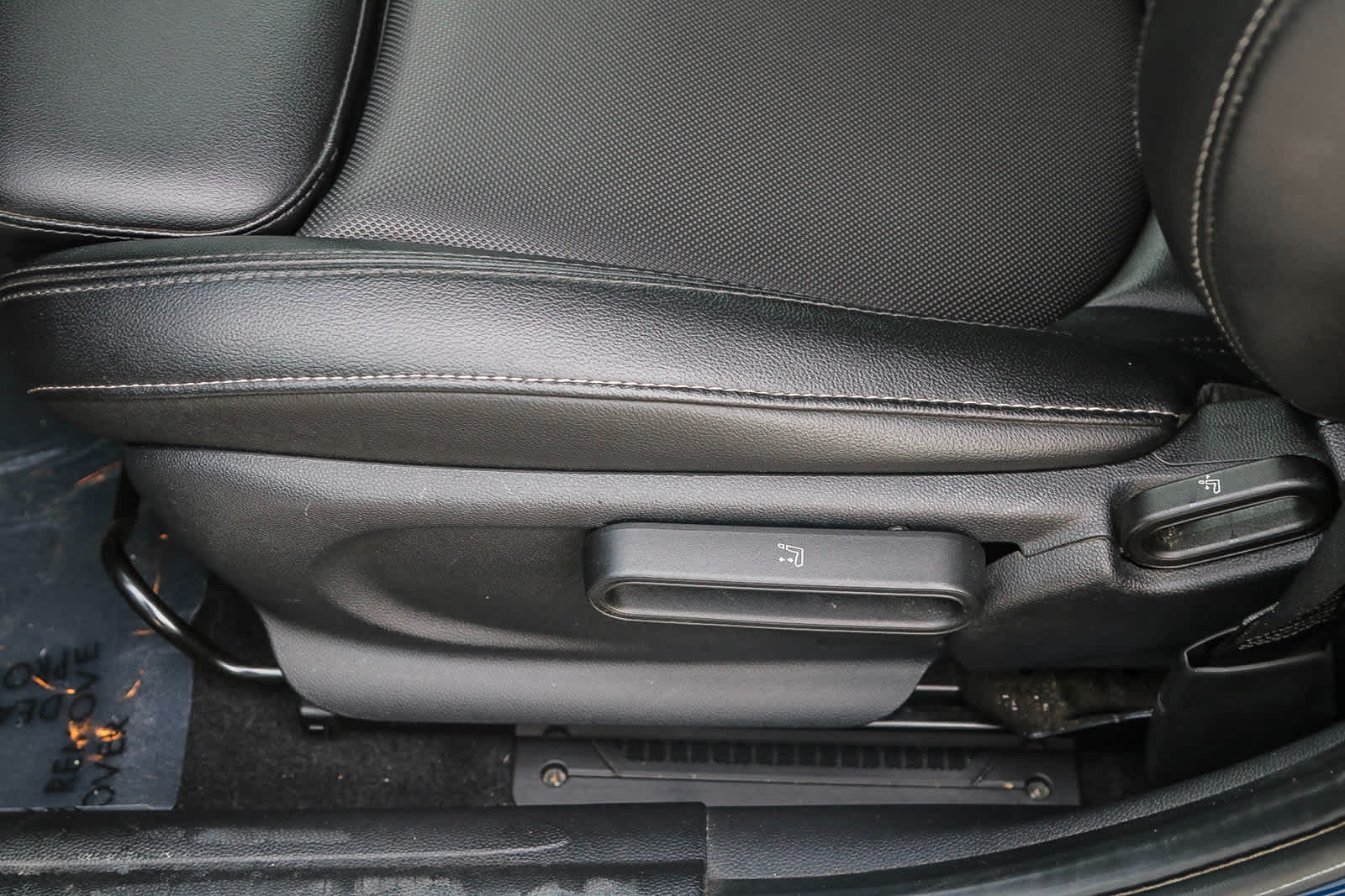 Thumbnail: 2015 MINI Cooper Hardtop - 21