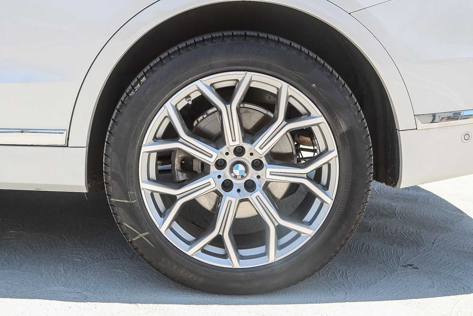 Thumbnail: 2019 BMW X7 - 10