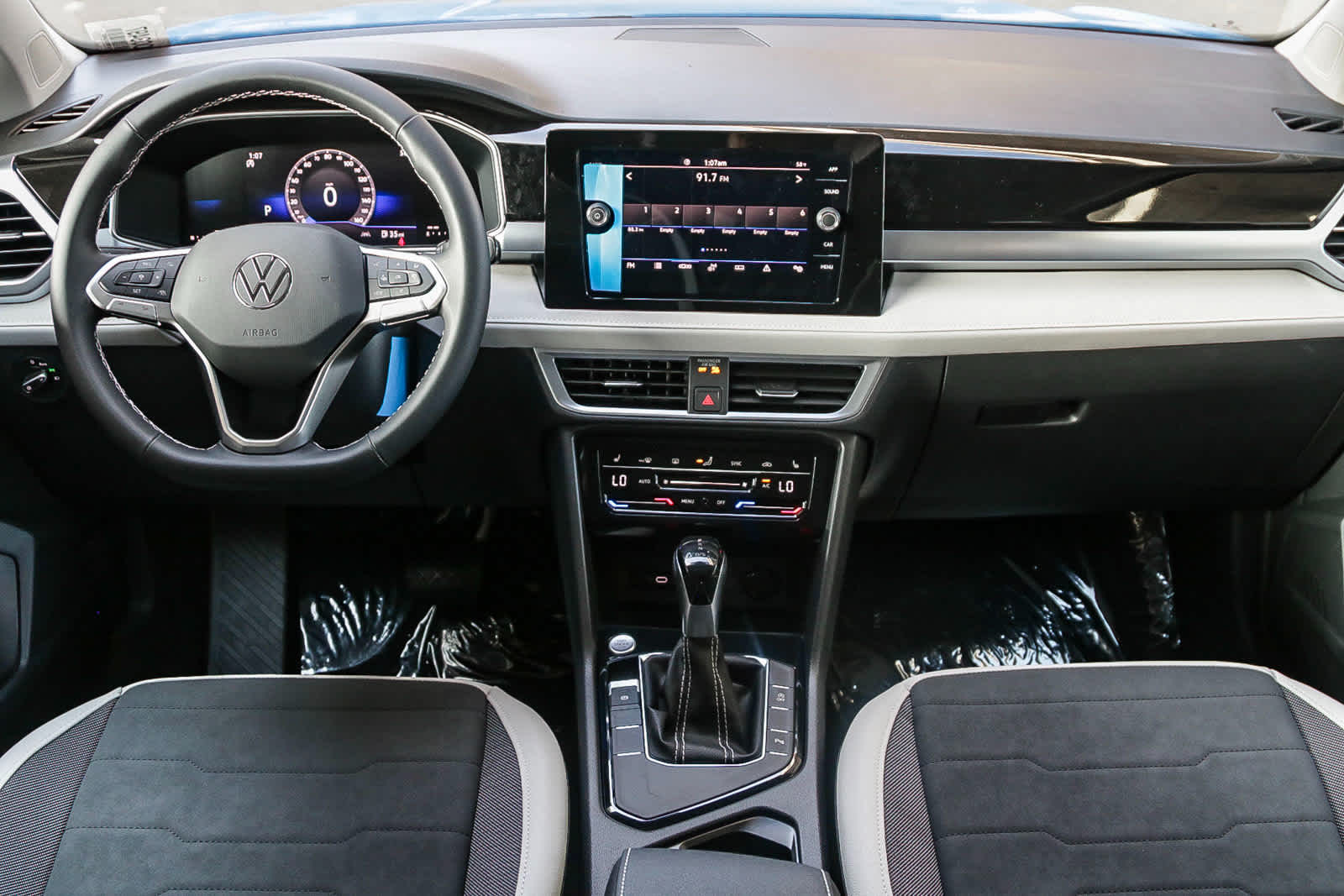 Thumbnail: 2025 Volkswagen Taos - 12