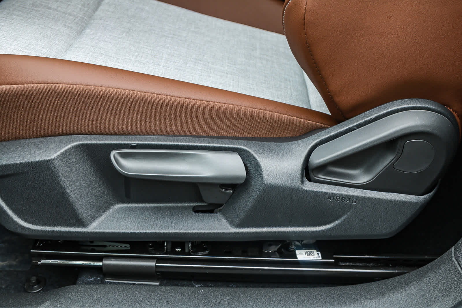 2025 Volkswagen ID.4 Pro 23