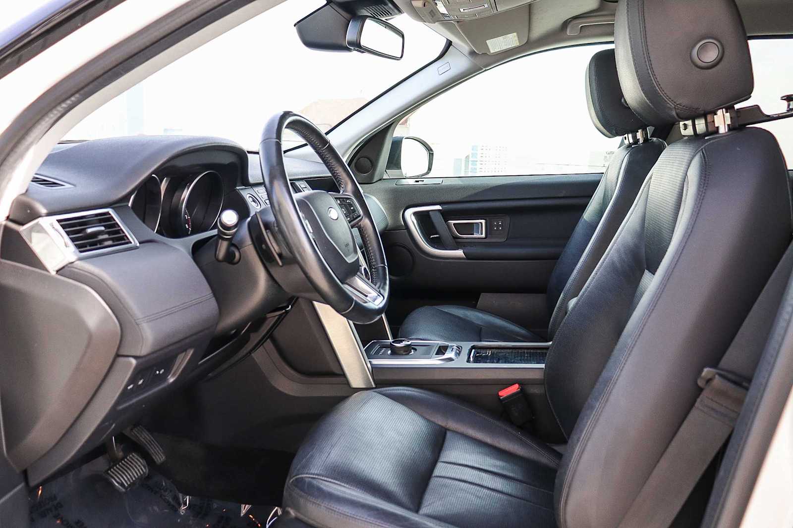 Thumbnail: 2018 Land Rover Discovery Sport - 18