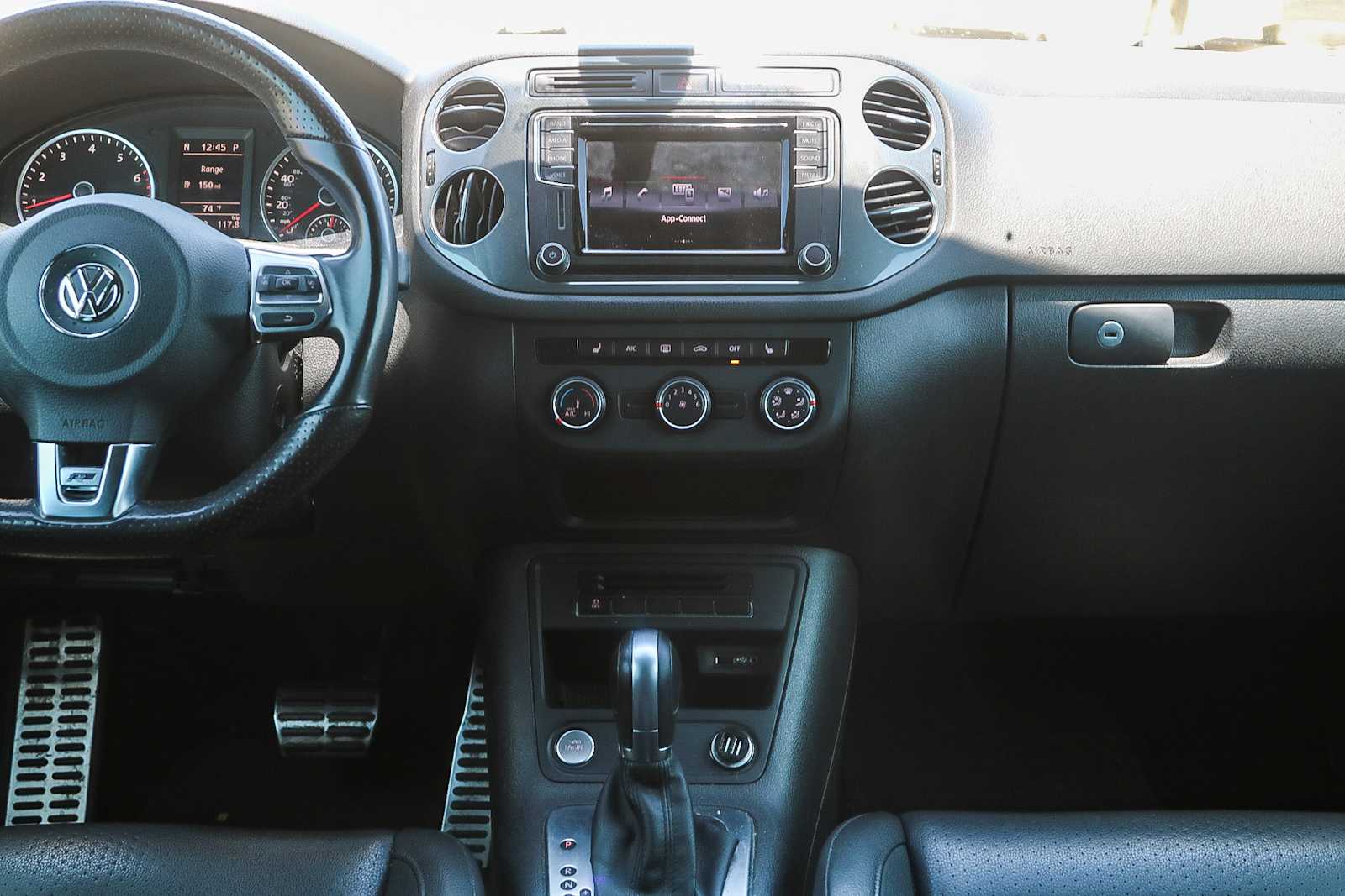 Thumbnail: 2016 Volkswagen Tiguan - 13