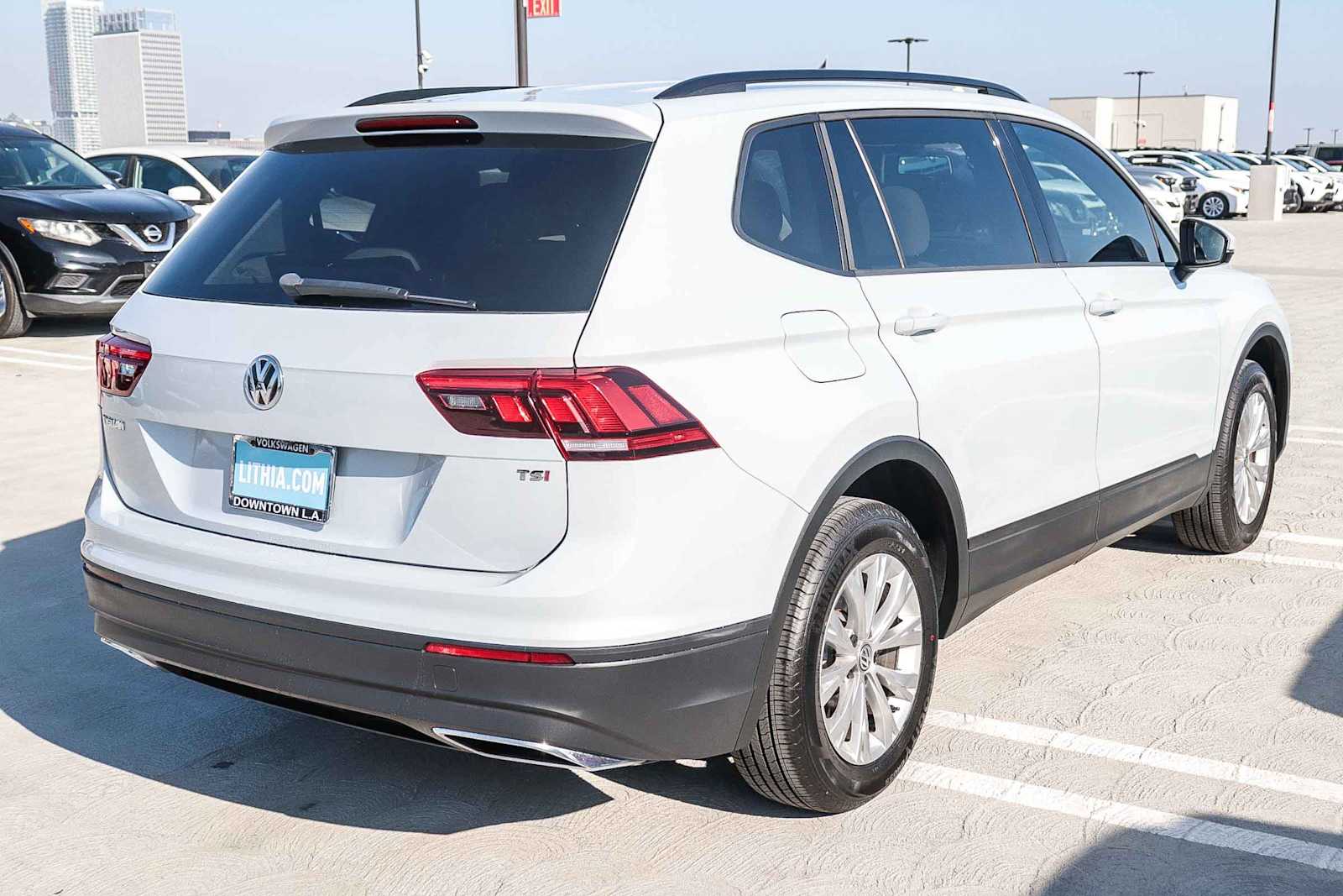 Thumbnail: 2018 Volkswagen Tiguan - 5