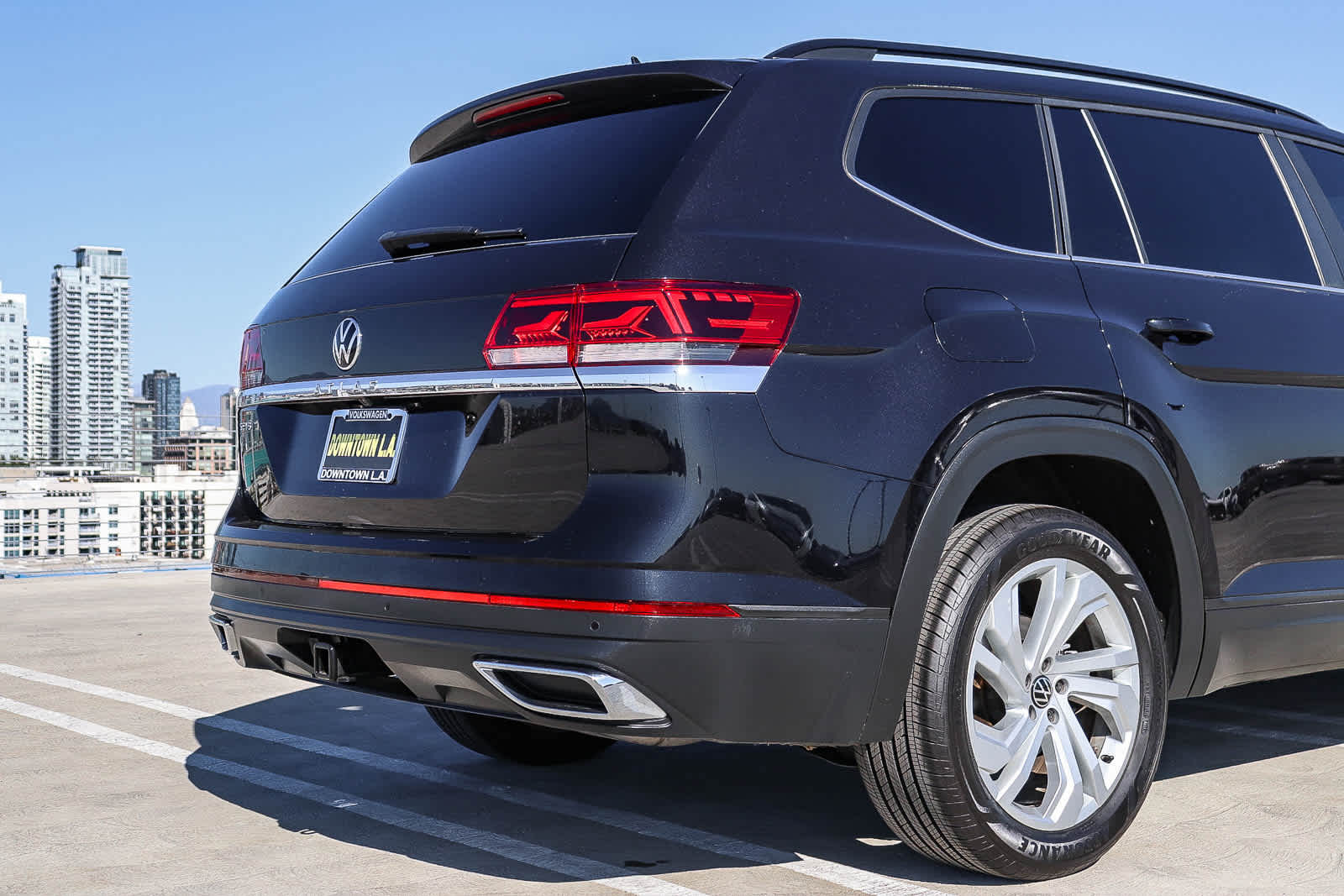 Thumbnail: 2022 Volkswagen Atlas - 9