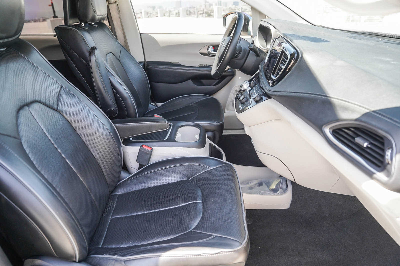 2018 Chrysler Pacifica Limited 17