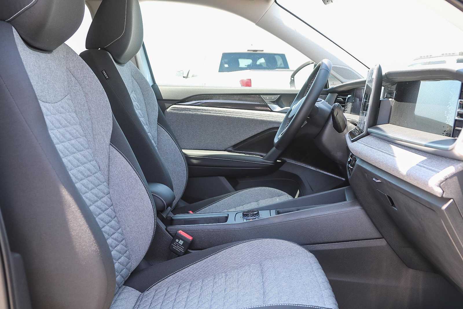 Thumbnail: 2025 Volkswagen Tiguan - 17