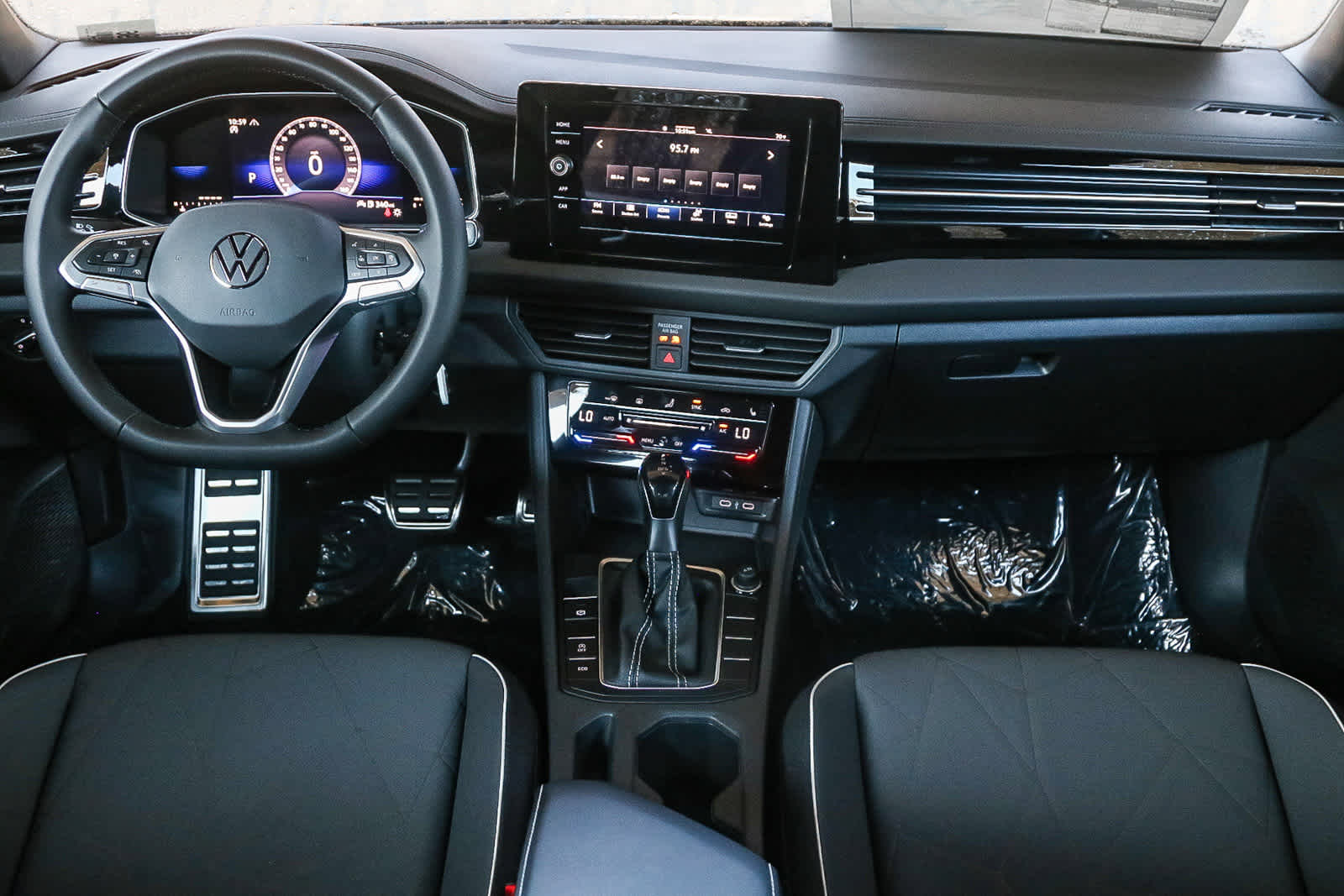 Thumbnail: 2025 Volkswagen Jetta - 14