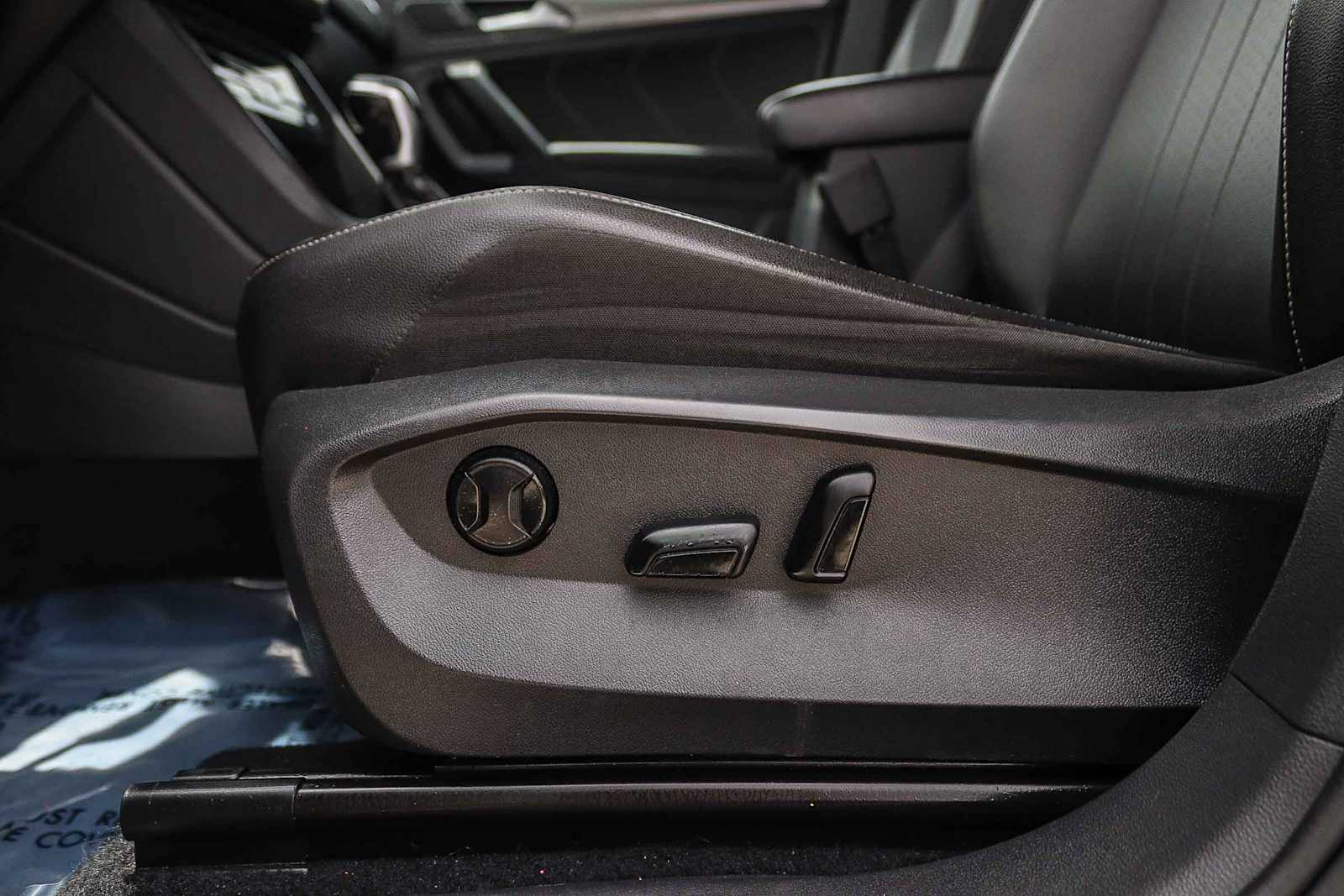 Thumbnail: 2022 Volkswagen Tiguan - 20