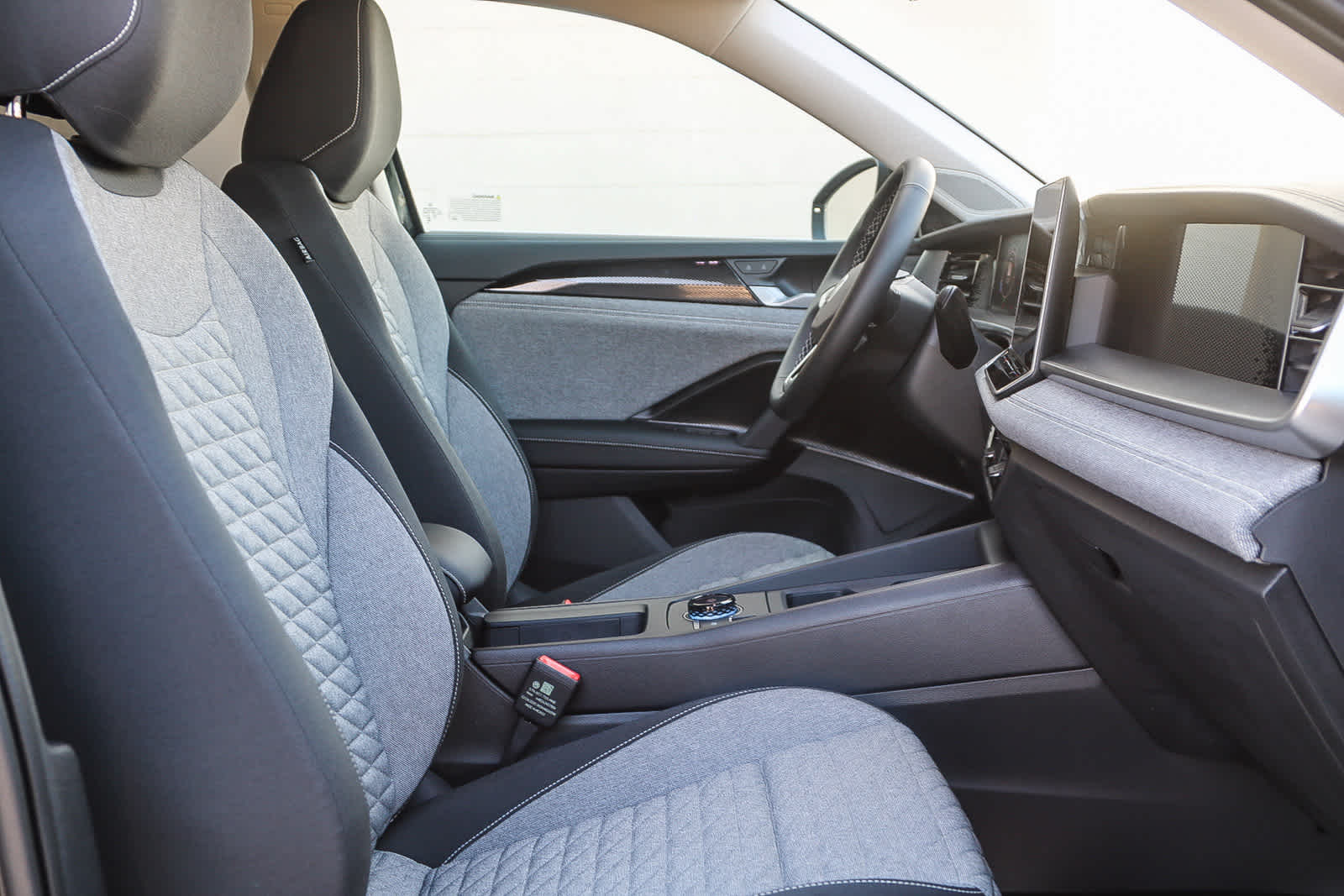 Thumbnail: 2025 Volkswagen Tiguan - 17