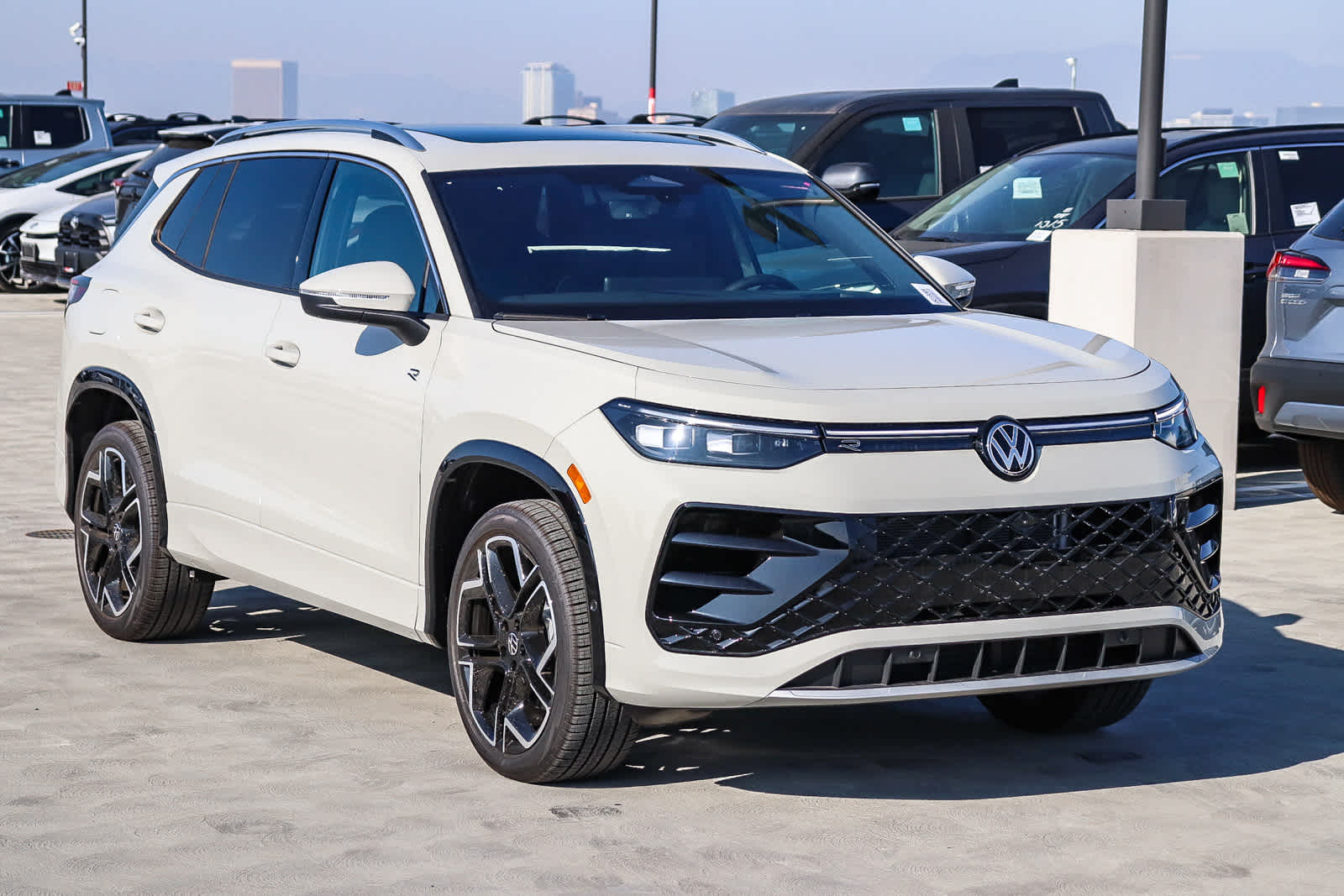 Thumbnail: 2026 Volkswagen Tiguan - 3