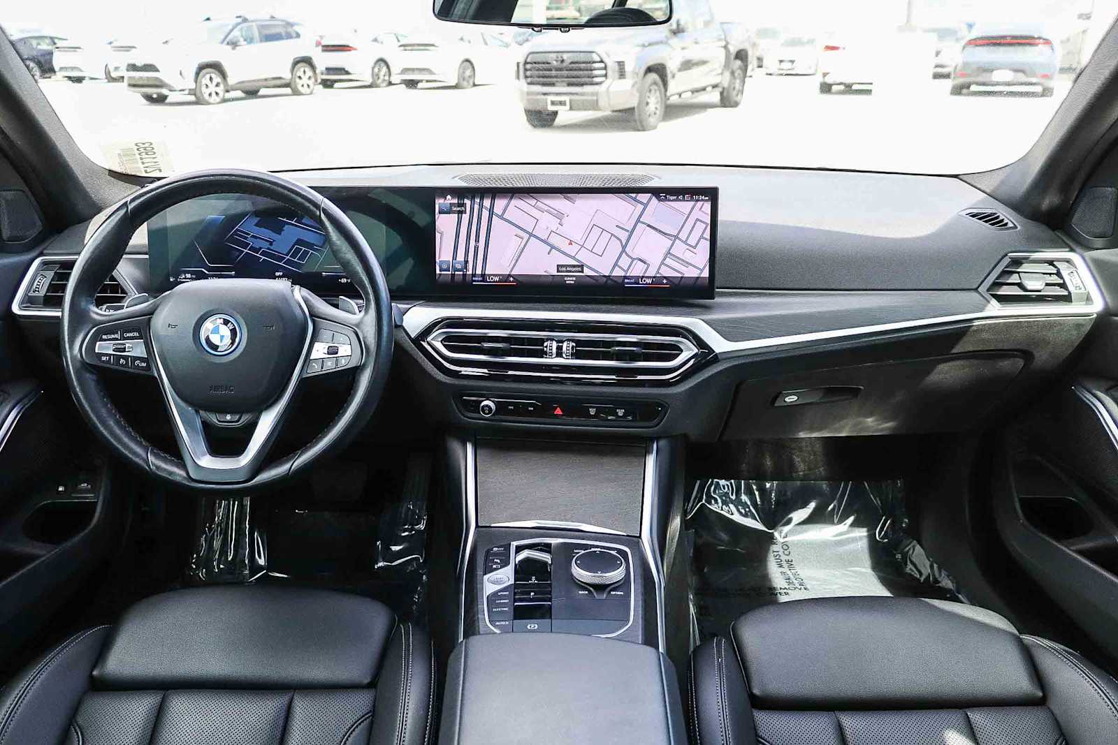 Thumbnail: 2024 BMW 3 Series - 12