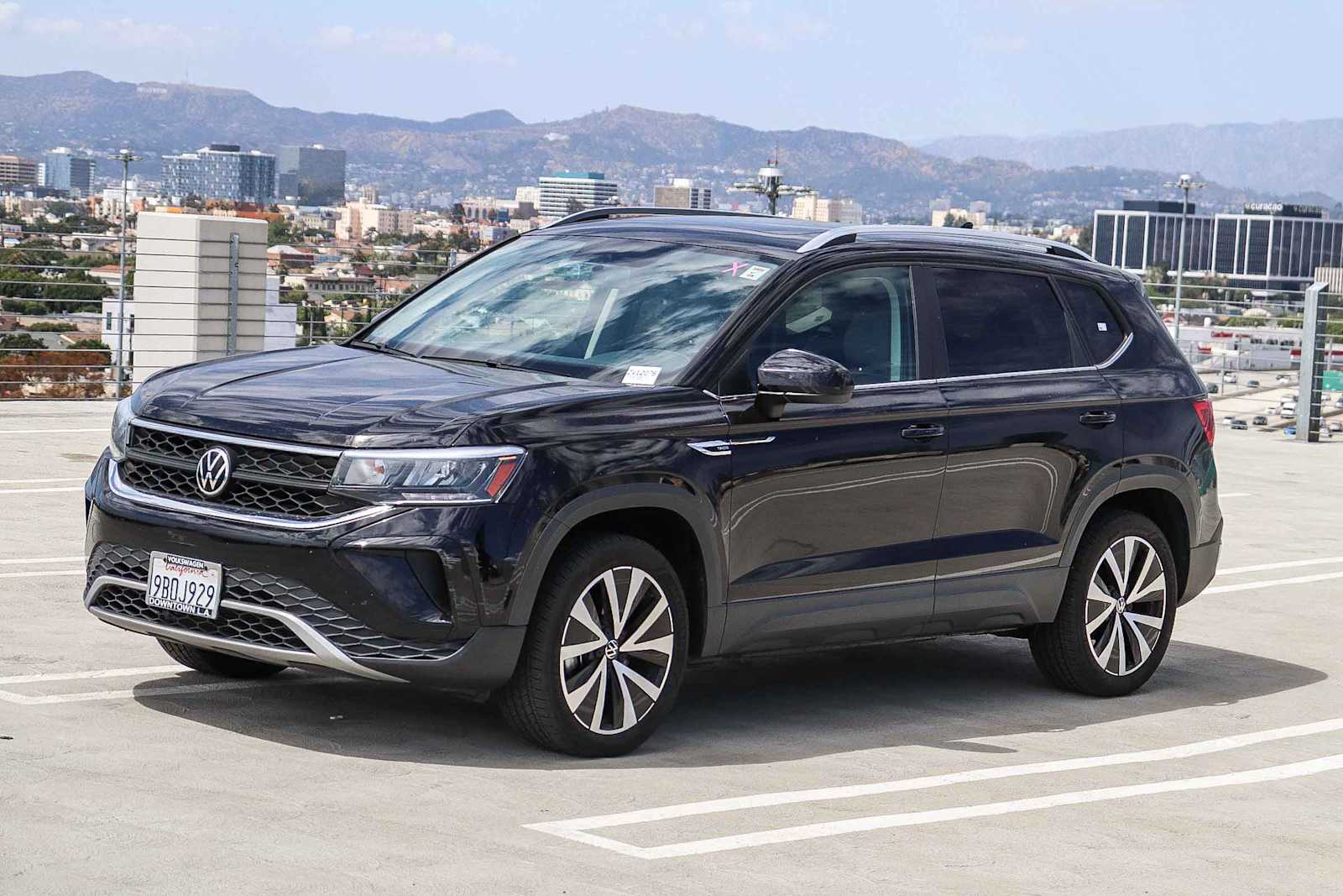 2022 Volkswagen Taos 1.5T SE's photo