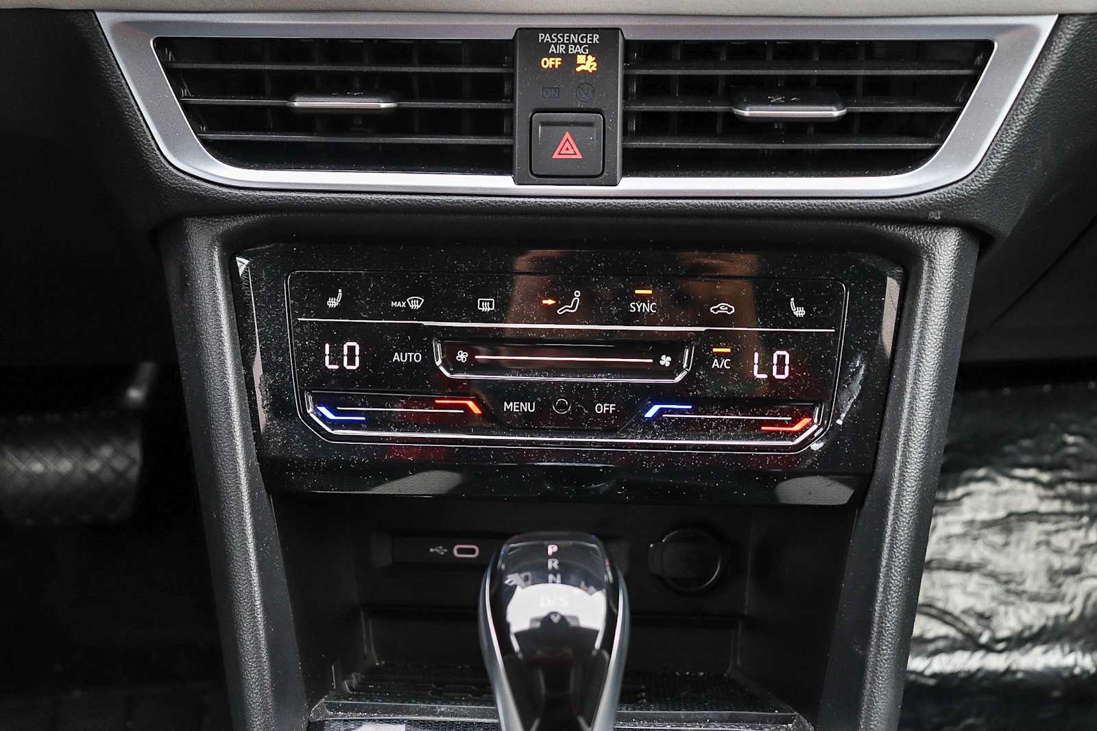 Thumbnail: 2025 Volkswagen Taos - 14