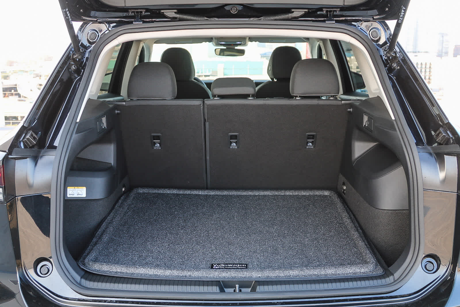 Thumbnail: 2025 Volkswagen Tiguan - 11