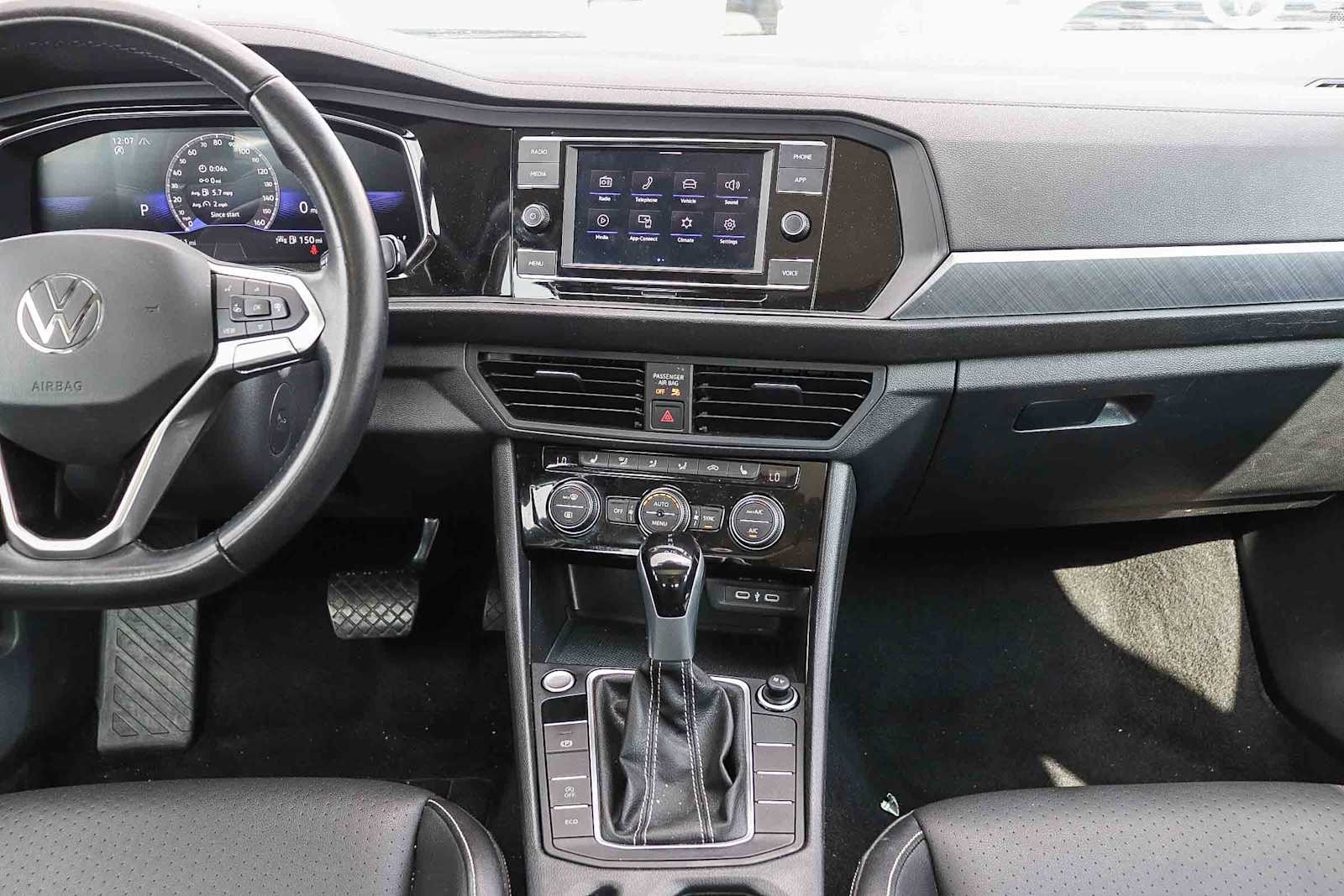 Thumbnail: 2024 Volkswagen Jetta - 12