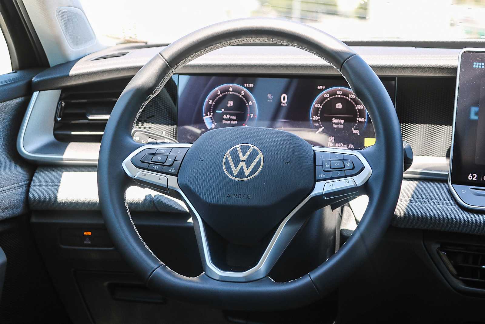 Thumbnail: 2025 Volkswagen Tiguan - 16