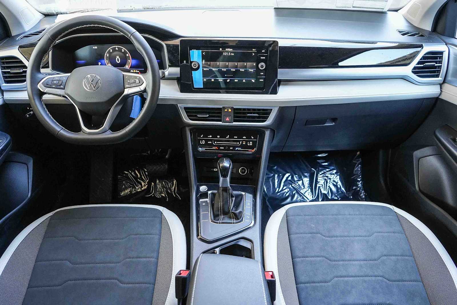 Thumbnail: 2026 Volkswagen Taos - 14