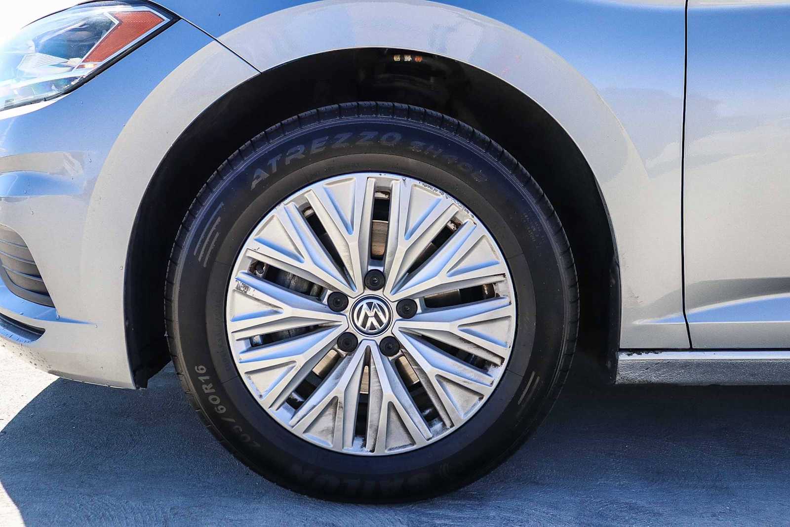 Thumbnail: 2019 Volkswagen Jetta - 11
