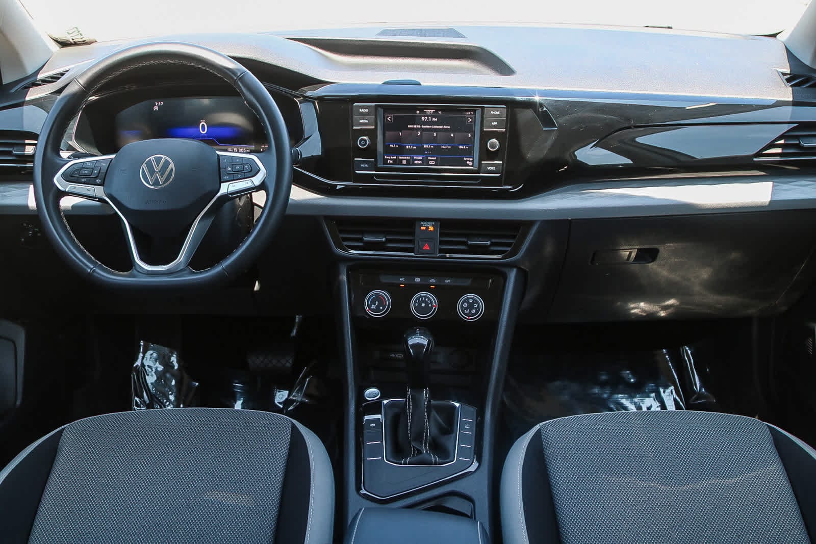 Thumbnail: 2023 Volkswagen Taos - 12
