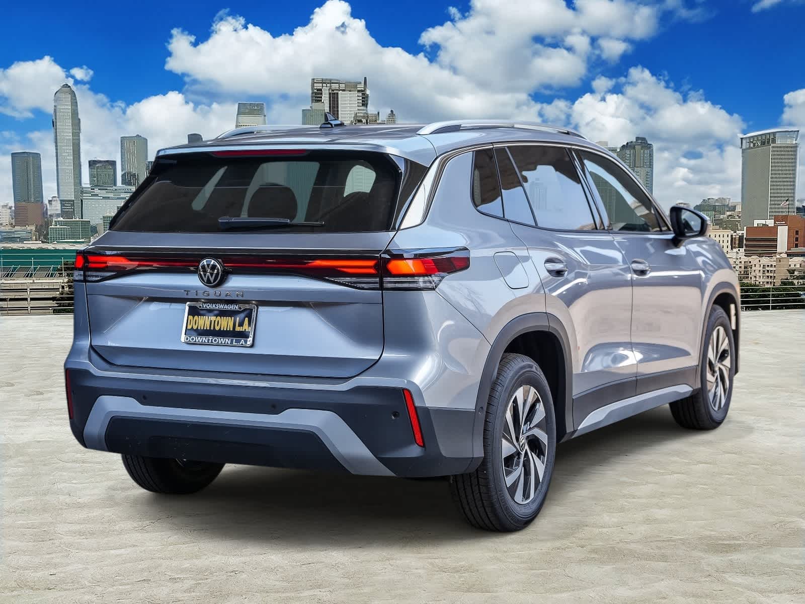 Thumbnail: 2026 Volkswagen Tiguan - 4