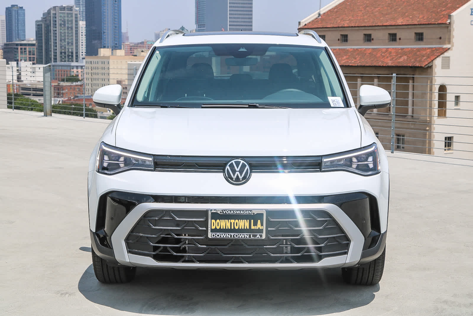 2025 Volkswagen Taos SE photo 2