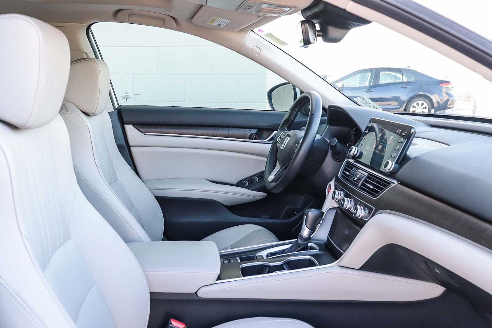 Thumbnail: 2019 Honda Accord - 17