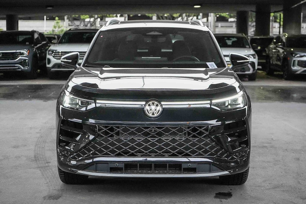 New 2026 Volkswagen Tiguan 2.0T SEL R-Line Turbo SUV