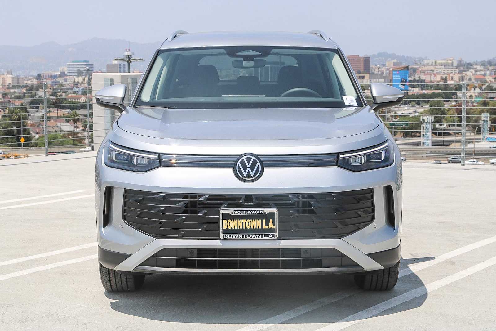 Thumbnail: 2025 Volkswagen Tiguan - 2