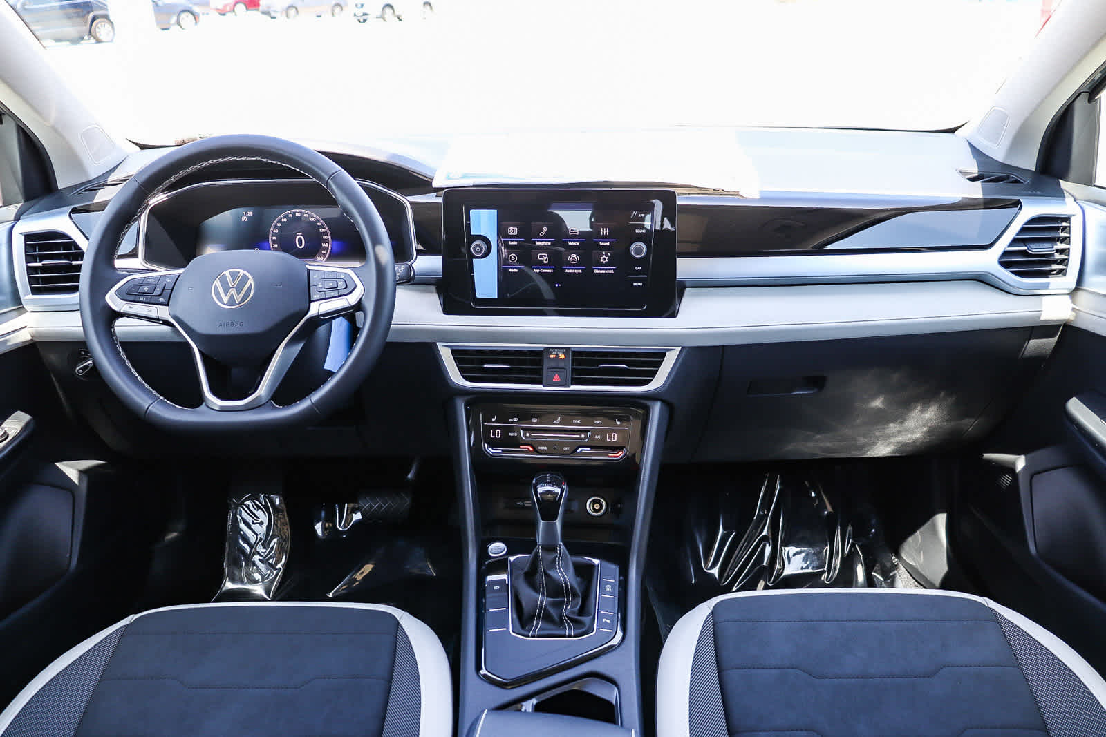 Thumbnail: 2026 Volkswagen Taos - 14