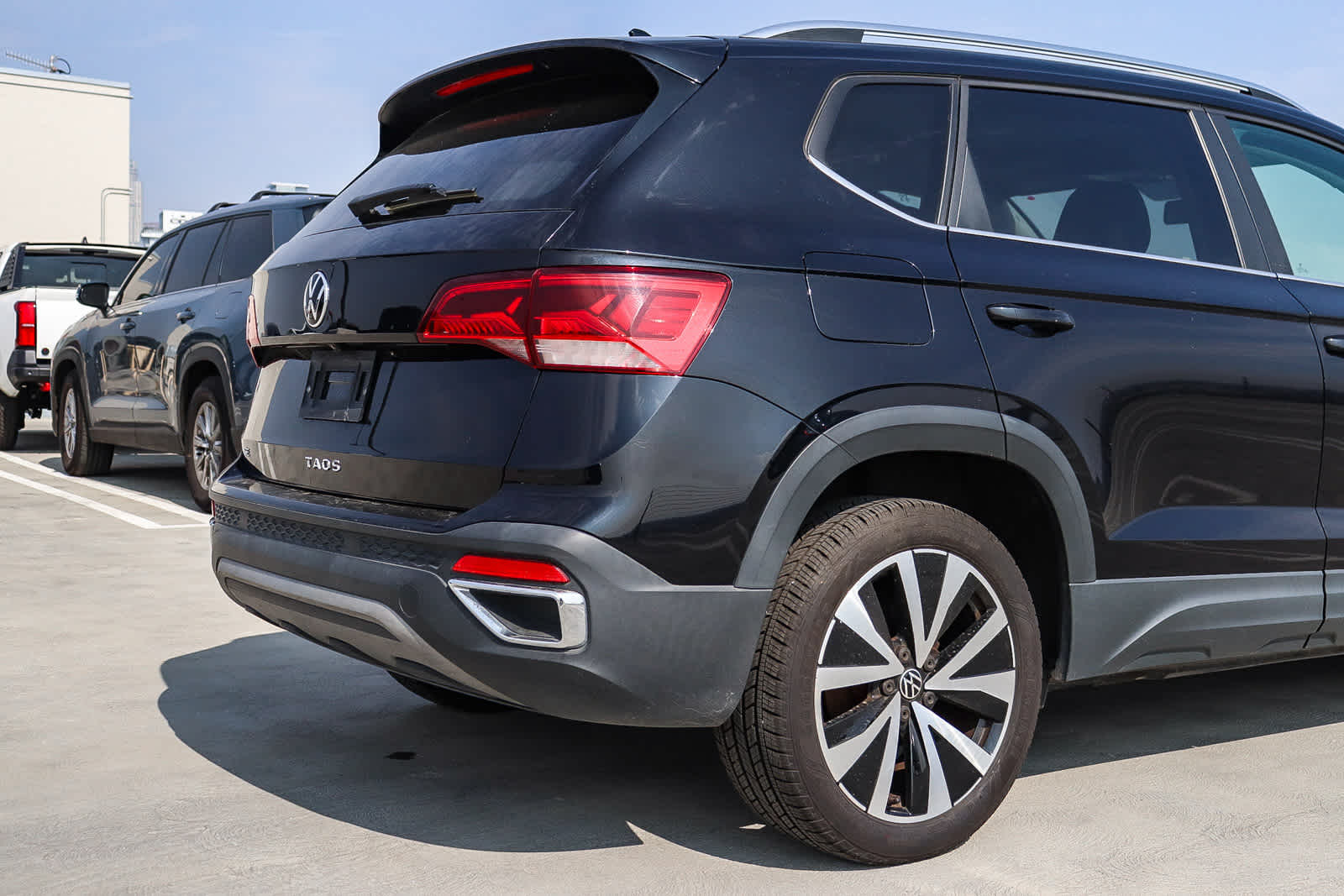 Thumbnail: 2022 Volkswagen Taos - 9