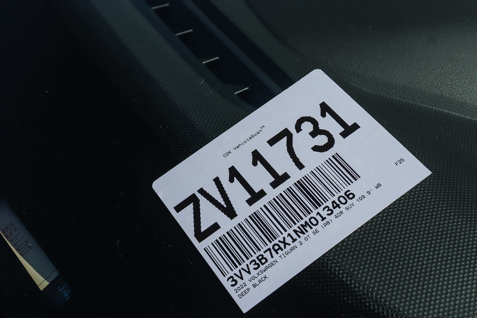 Thumbnail: 2022 Volkswagen Tiguan - 27