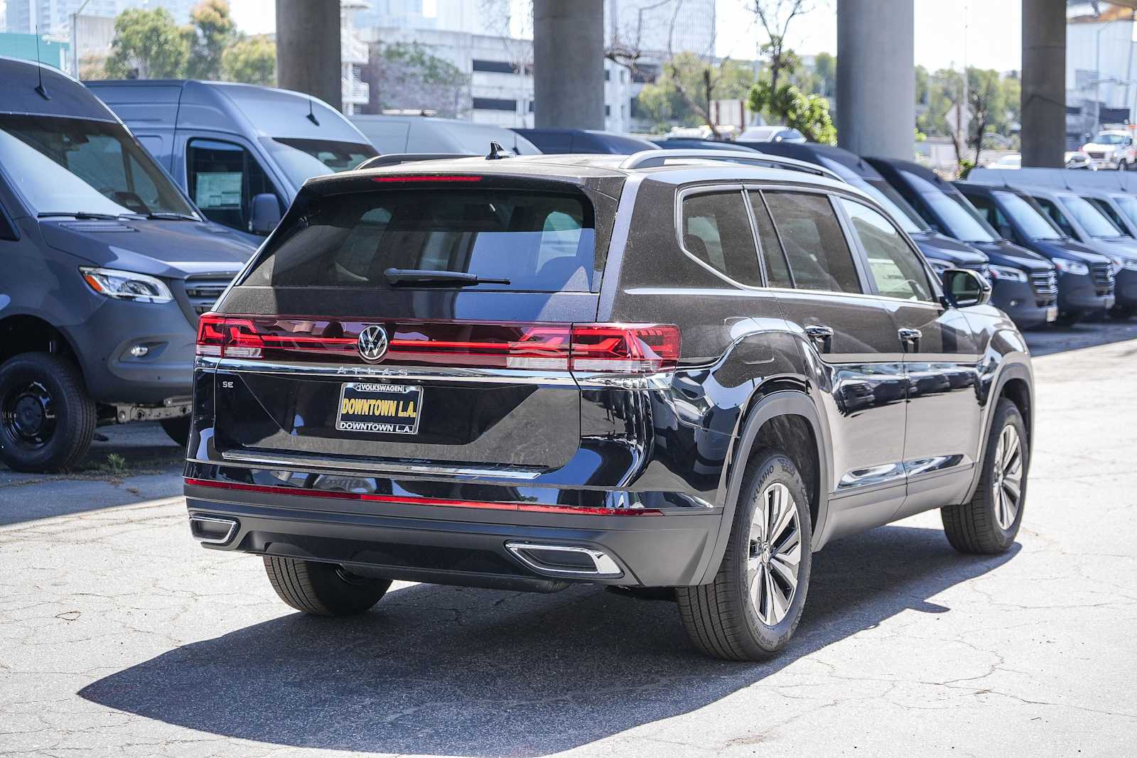 Thumbnail: 2026 Volkswagen Atlas - 4