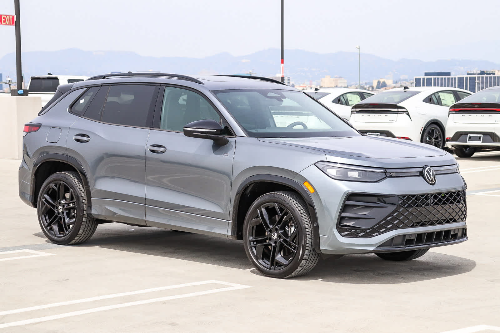 Thumbnail: 2025 Volkswagen Tiguan - 3