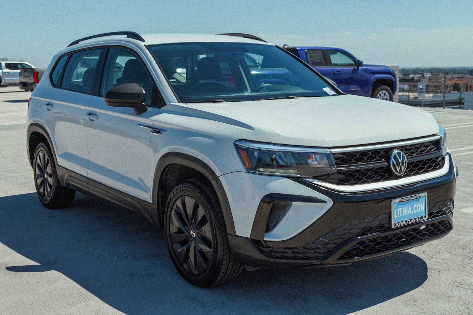 Thumbnail: 2022 Volkswagen Taos - 3