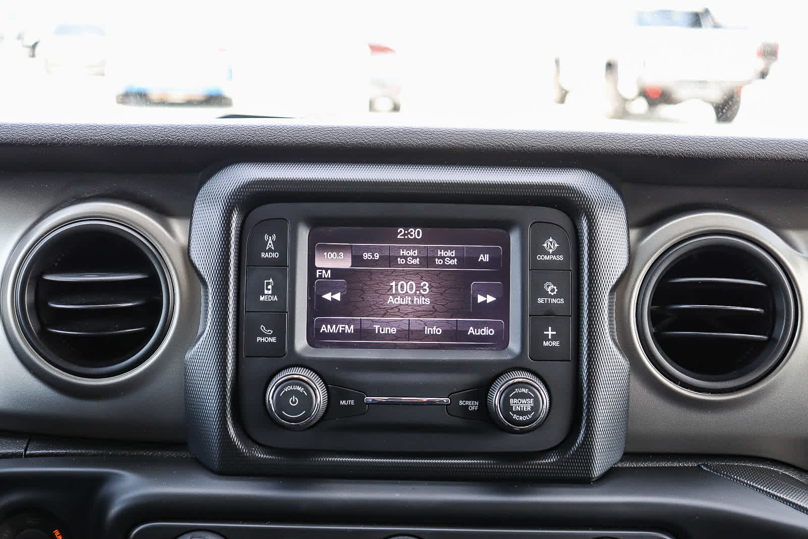 Thumbnail: 2018 Jeep Wrangler - 15