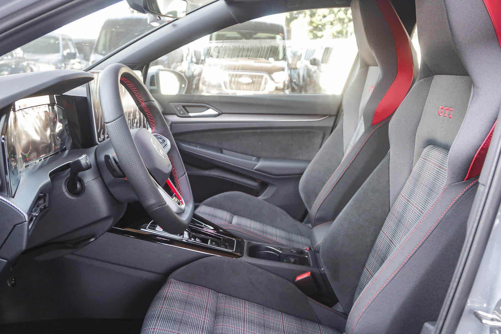 Thumbnail: 2025 Volkswagen Golf - 18