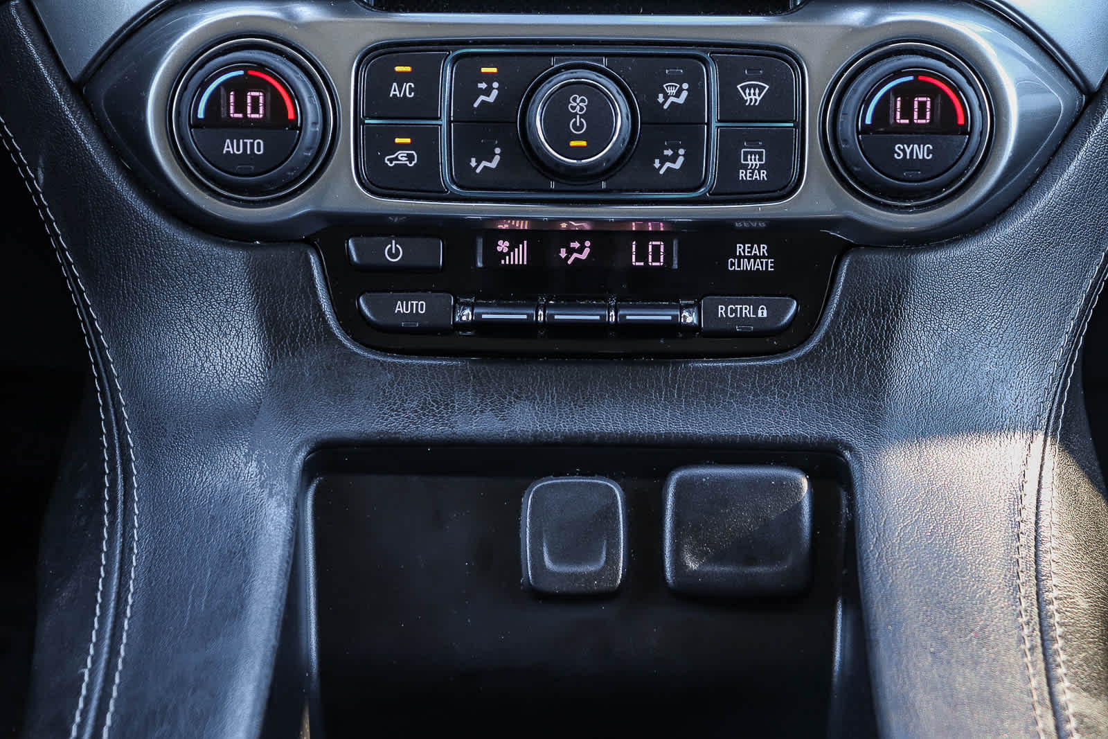 Thumbnail: 2020 Chevrolet Tahoe - 13