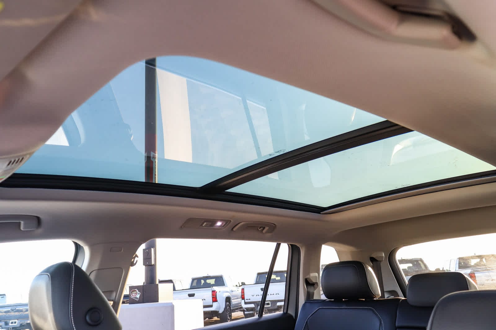 Thumbnail: 2022 Volkswagen Tiguan - 26