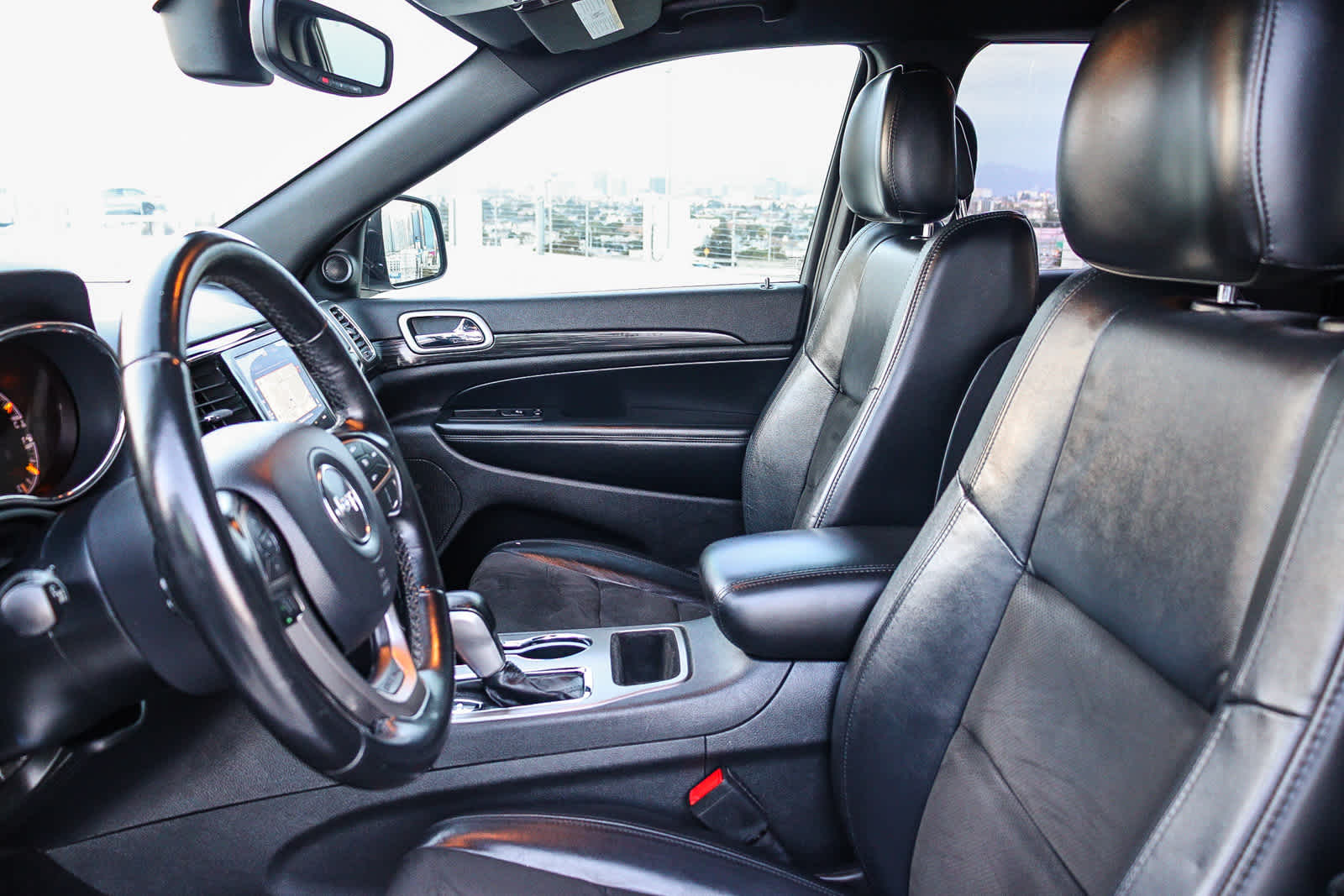 Thumbnail: 2019 Jeep Grand Cherokee - 17