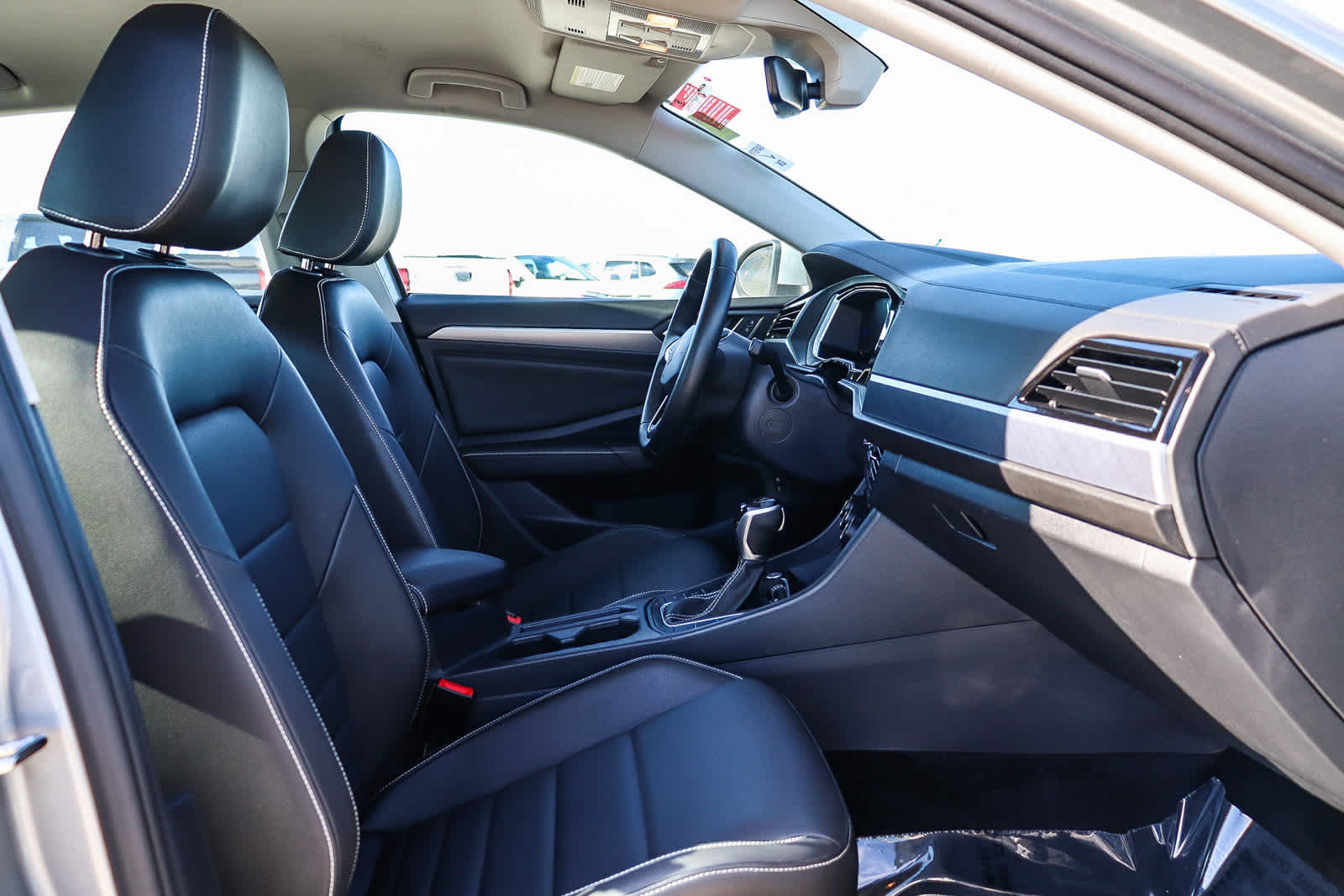 Thumbnail: 2024 Volkswagen Jetta - 17