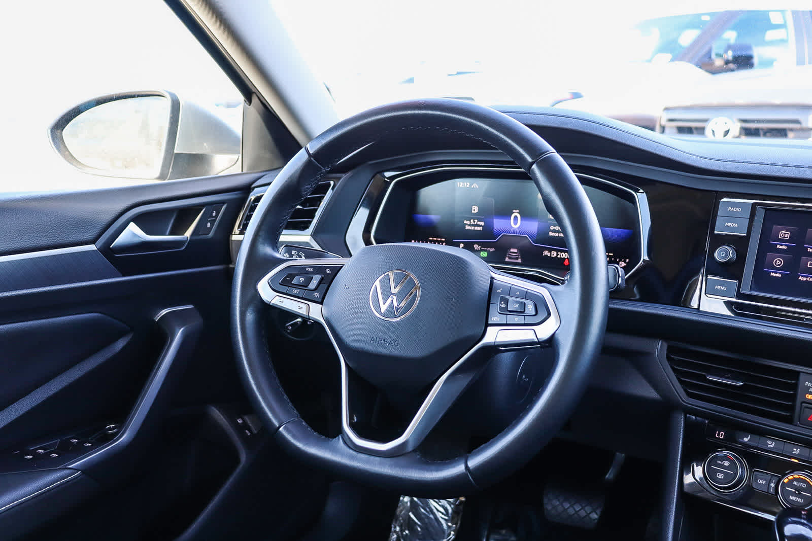 Thumbnail: 2024 Volkswagen Jetta - 16