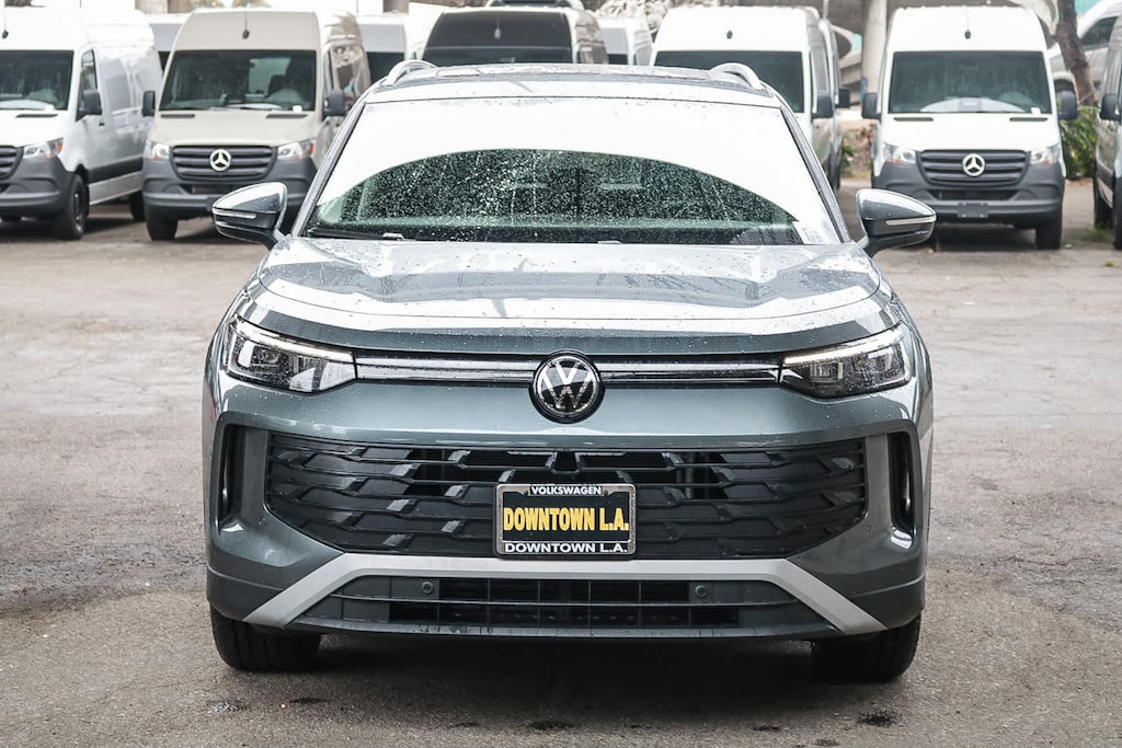 New 2026 Volkswagen Tiguan 2.0T SE SUV