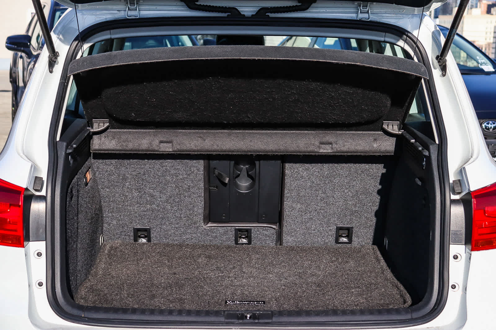 Thumbnail: 2016 Volkswagen Tiguan - 24