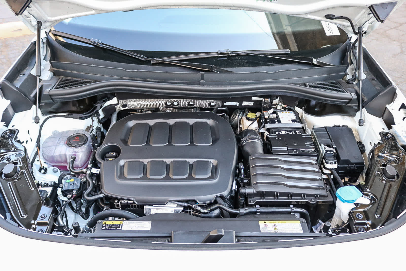 Thumbnail: 2025 Volkswagen Tiguan - 11