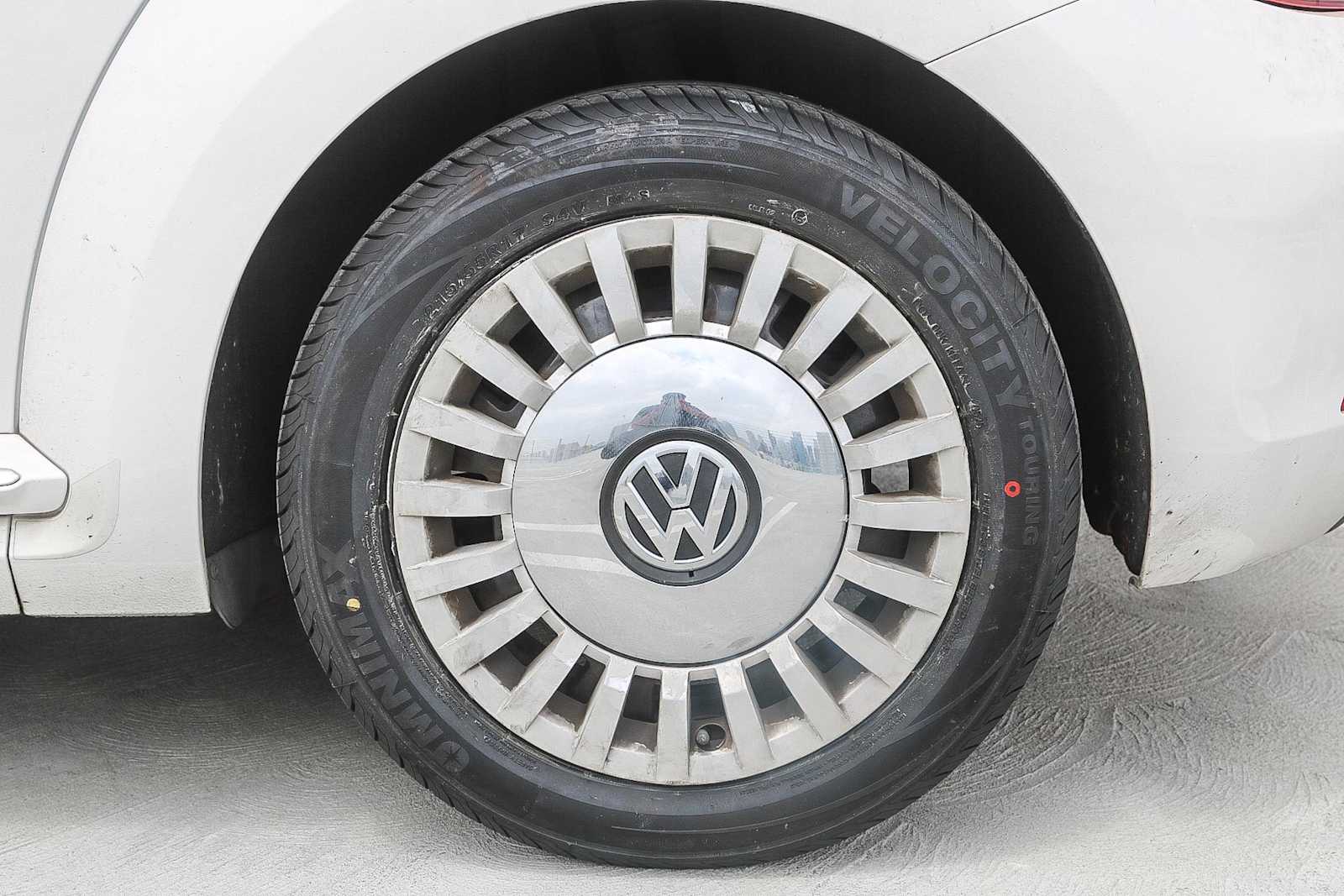 Thumbnail: 2014 Volkswagen Beetle - 11