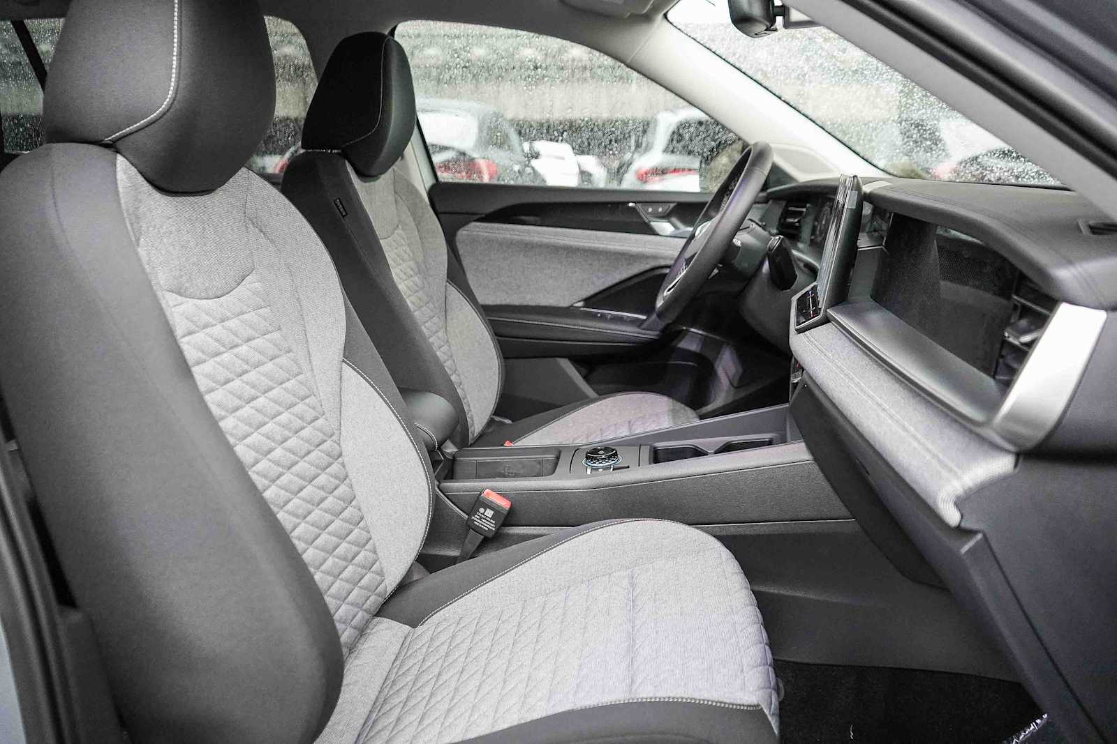 Thumbnail: 2026 Volkswagen Tiguan - 16