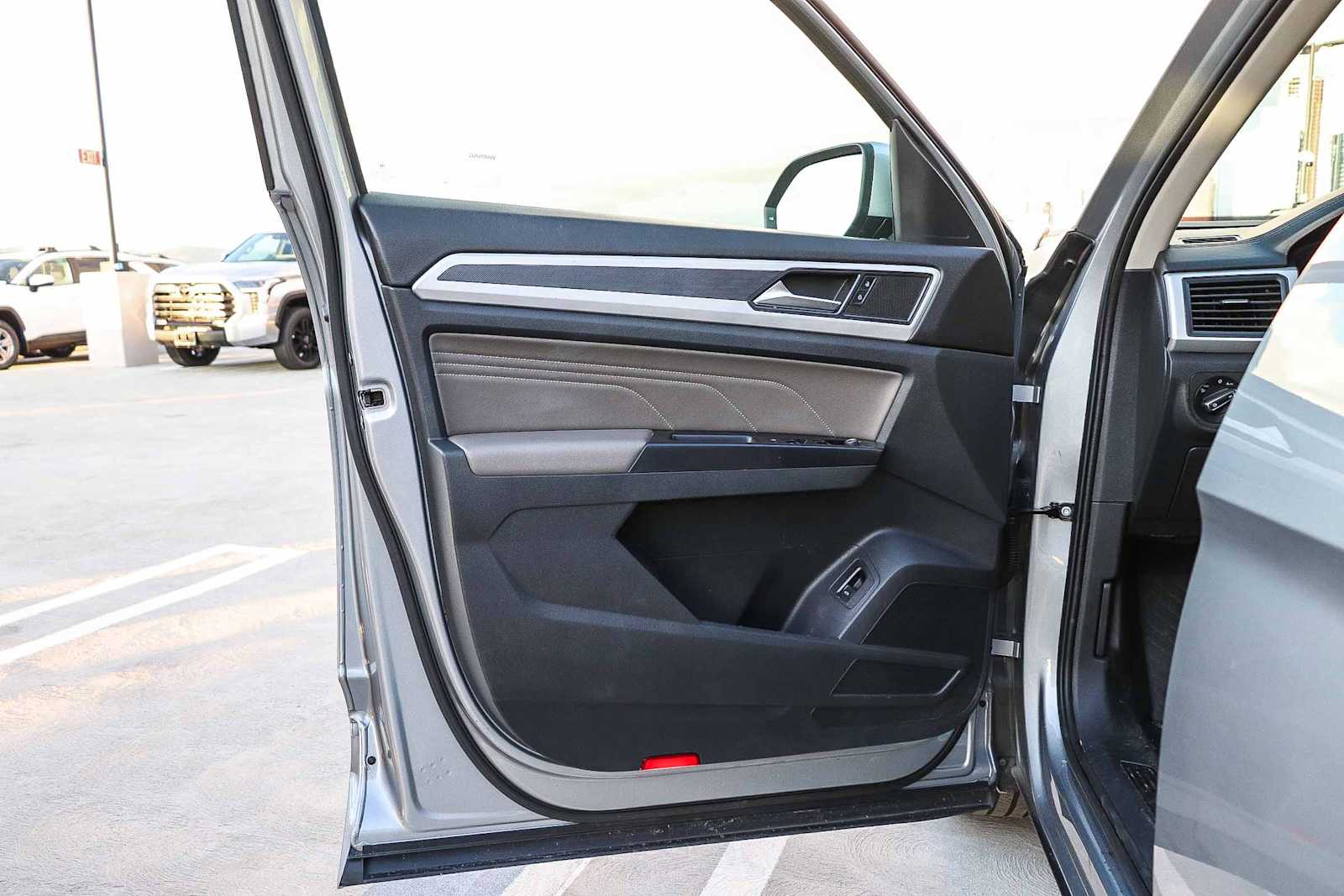 Thumbnail: 2021 Volkswagen Atlas - 22