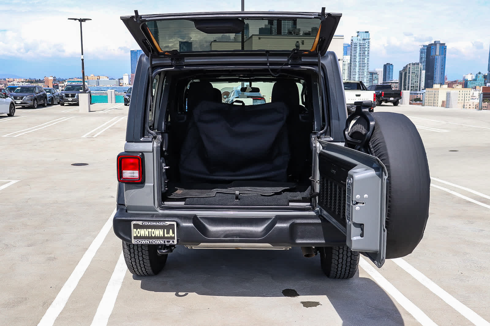 Thumbnail: 2018 Jeep Wrangler - 30